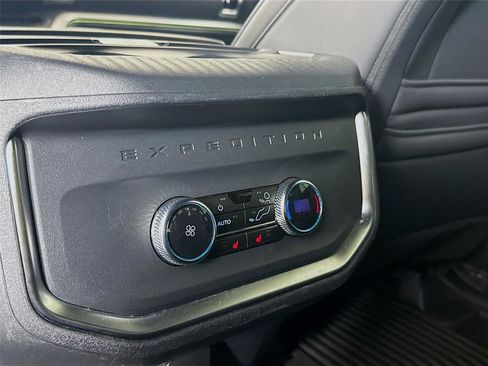 Used 2025 Ford Expedition Max Platinum w/ Stealth Performance Package AWD/4WD image 18