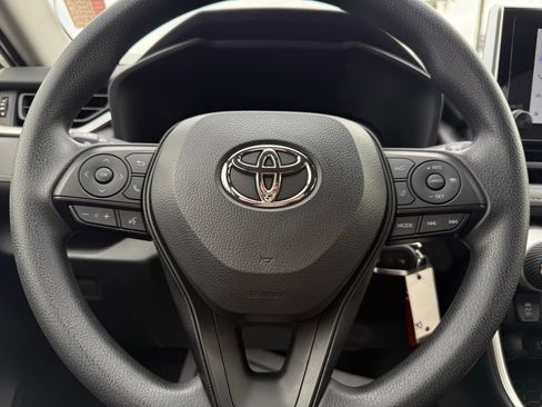 Used 2025 Toyota RAV4 LE image 23