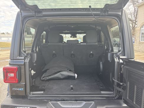 Used 2024 Jeep Wrangler Sport S w/ Convenience Group AWD/4WD image 6