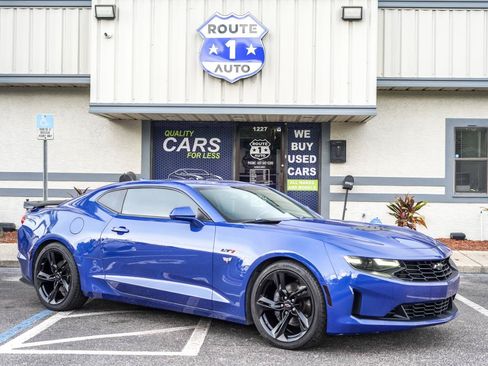 Used 2020 Chevrolet Camaro LT RWD image 4