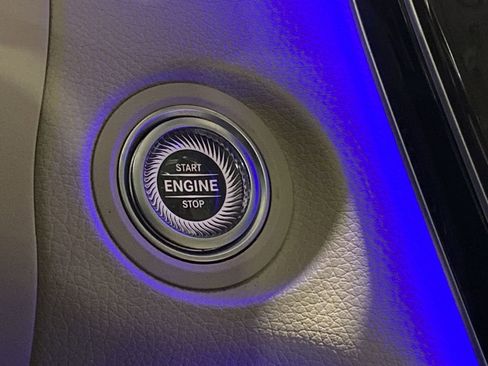 Used 2022 Mercedes-Benz GLC 300 w/ Premium Package Lite image 14