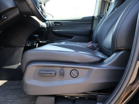 Certified 2025 Honda Odyssey EX-L image 32