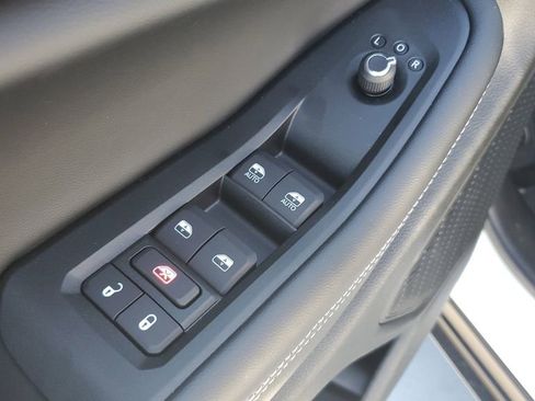 New 2025 Jeep Grand Cherokee L Altitude image 22