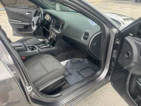 Used 2018 Dodge Charger GT image 31