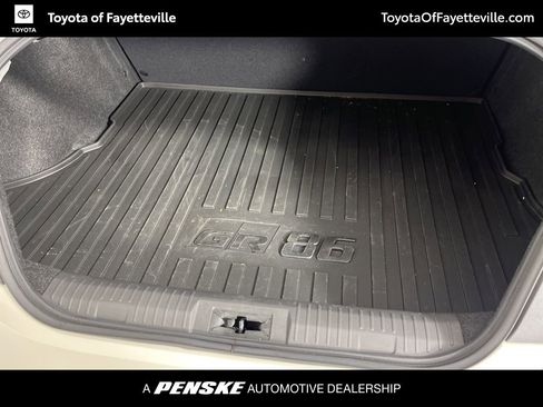 Used 2024 Toyota GR86 Premium image 18