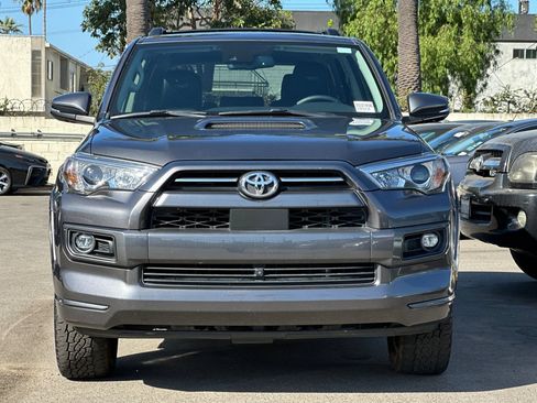 Used 2022 Toyota 4Runner TRD Sport AWD/4WD image 9