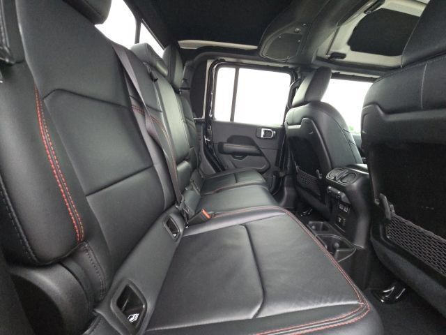 Used 2024 Jeep Gladiator Rubicon AWD/4WD image 14