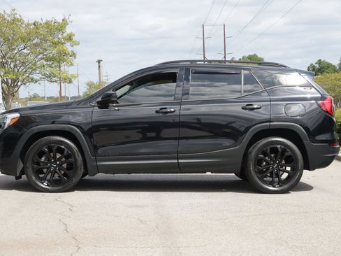 Used 2019 GMC Terrain SLE w/ Driver Convenience Package image 3