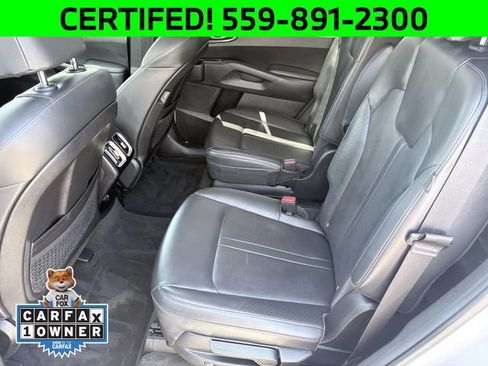 Certified 2025 Kia Sorento EX w/ Panoramic Sunroof Package FWD image 7