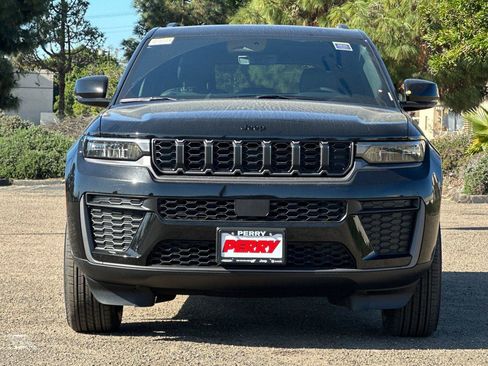 New 2026 Jeep Grand Cherokee Altitude image 2