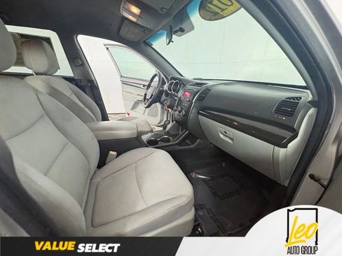 Used 2011 Kia Sorento LX AWD/4WD image 10