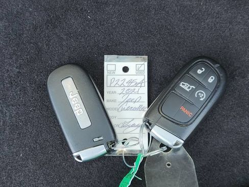 Certified 2021 Jeep Cherokee Limited AWD/4WD image 34