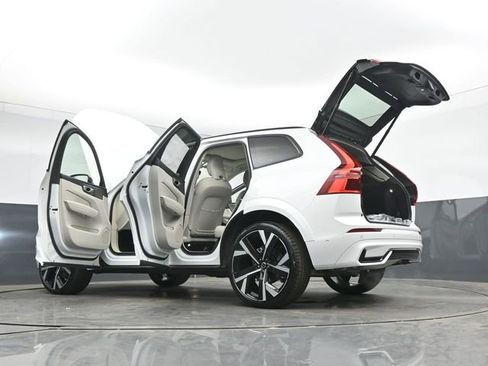 New 2026 Volvo XC60 B5 Ultra w/ Protection Package Premier AWD/4WD image 58