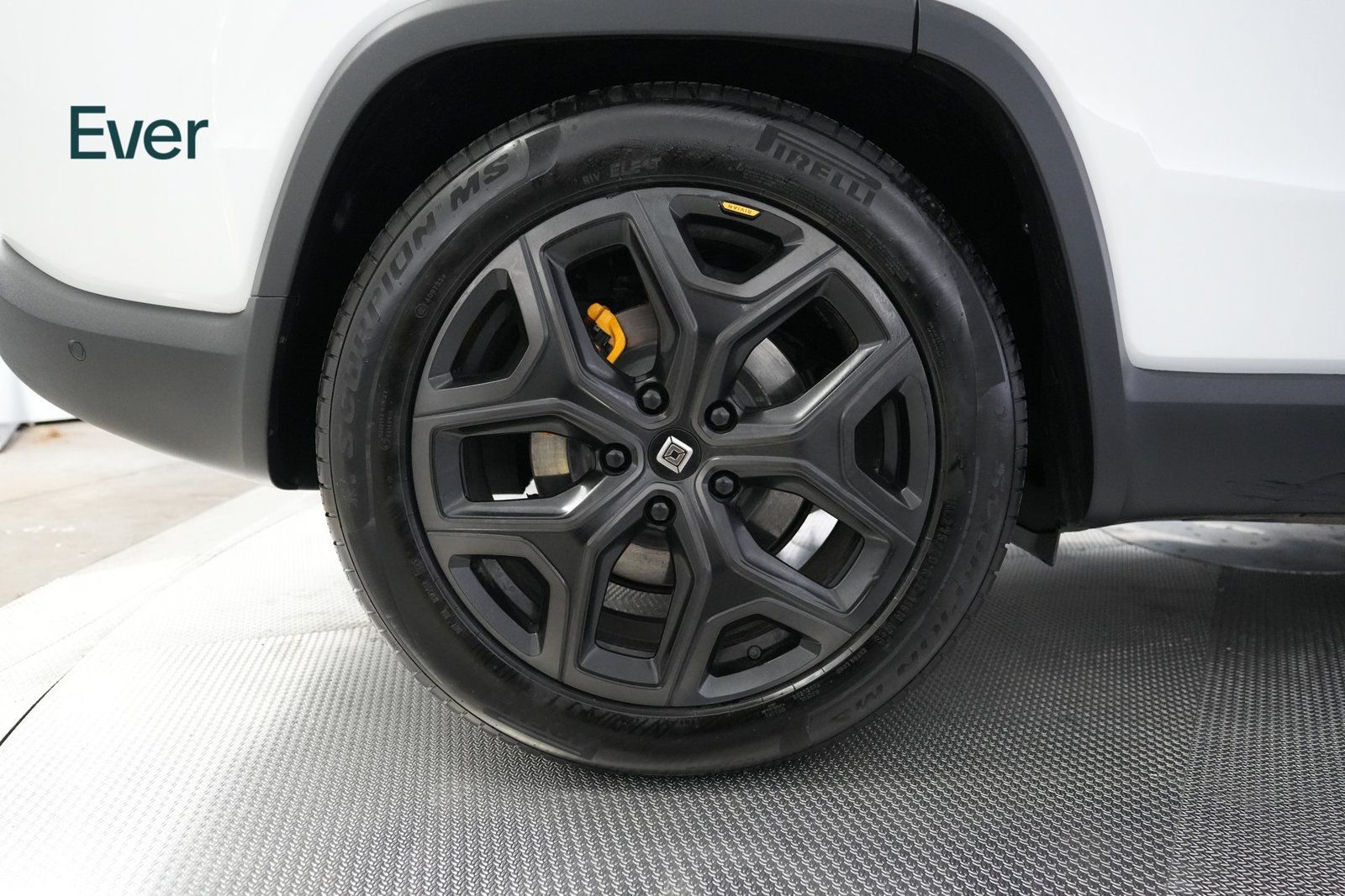 Used 2025 Rivian R1S Premium Dual AWD/4WD image 20