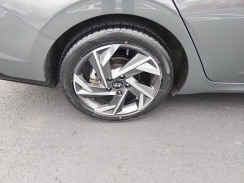 Used 2024 Hyundai Elantra SEL w/ Convenience Package image 10