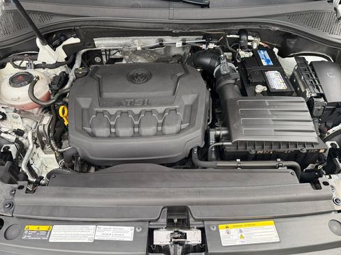 Used 2021 Volkswagen Tiguan SE image 31