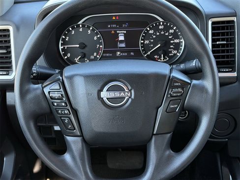 Used 2024 Nissan Frontier SV image 12