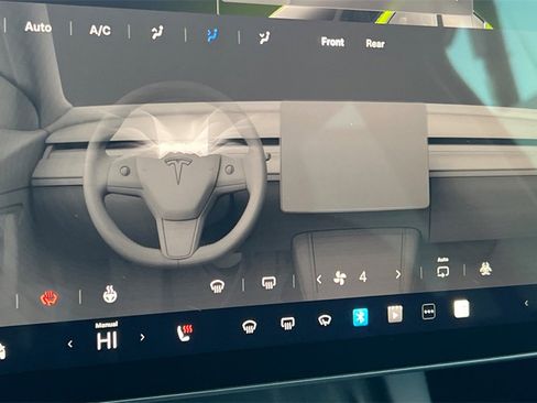 Used 2023 Tesla Model Y Long Range image 21