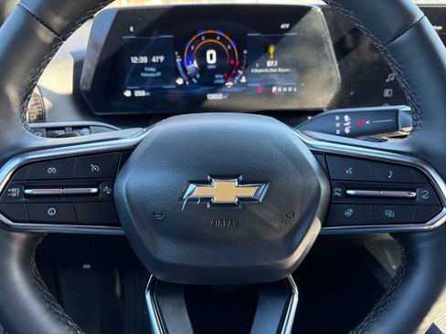 Used 2025 Chevrolet Equinox LT image 28