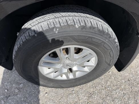 Used 2019 Nissan Frontier SV w/ Value Truck Package AWD/4WD image 9