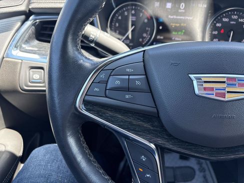 Used 2022 Cadillac XT5 Premium Luxury w/ Technology Package AWD/4WD image 19