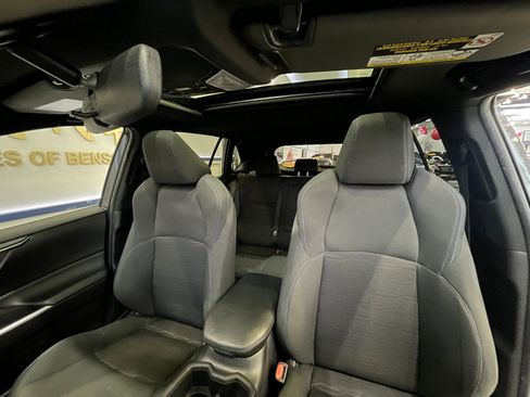 Used 2022 Toyota RAV4 SE w/ Convenience Package AWD/4WD image 22