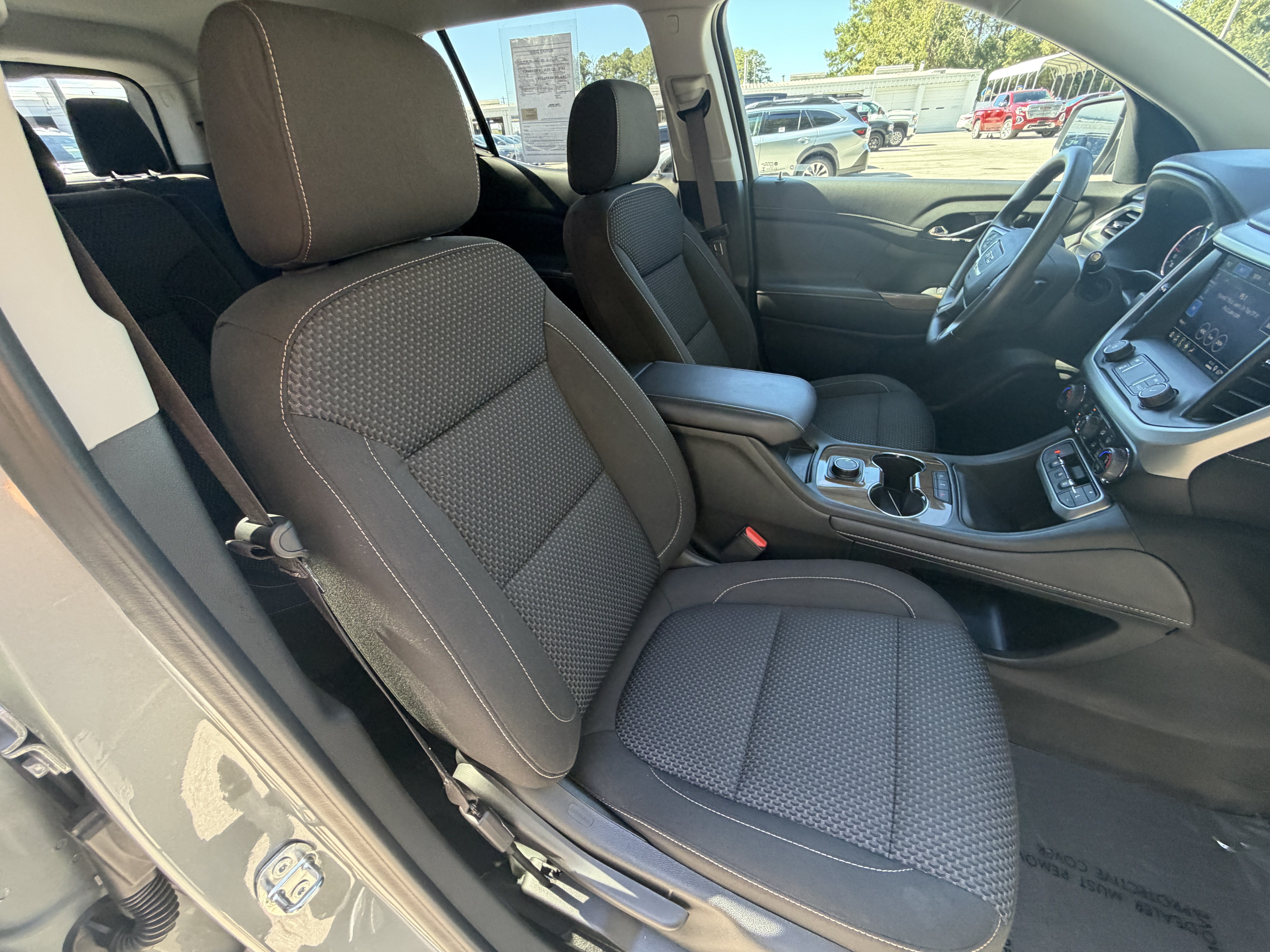 Used 2023 GMC Acadia SLE FWD image 20