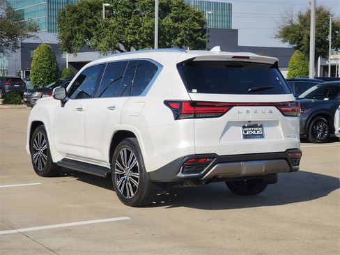 Certified 2025 Lexus LX 600 4WD w/ Luxury Package image 5