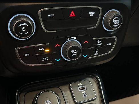 Used 2021 Jeep Compass Latitude AWD/4WD image 15