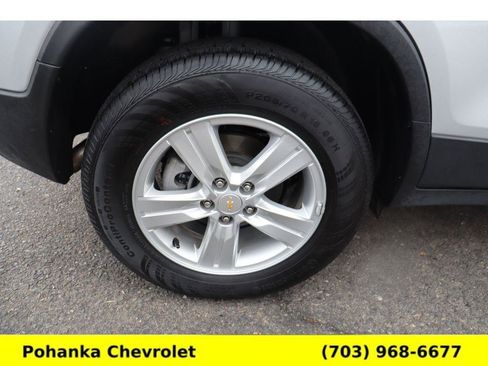 Used 2022 Chevrolet Trax LT w/ LT Convenience Package image 29