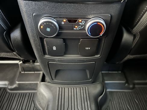 Used 2022 Ford Explorer XLT w/ Equipment Group 202A image 44