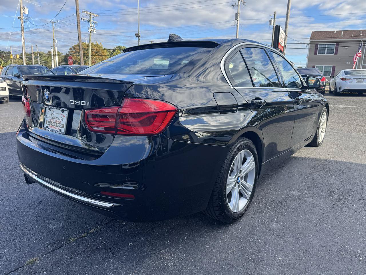 Used 2017 BMW 330i xDrive Sedan AWD/4WD image 5