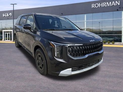 New 2026 Kia Carnival FWD image 3