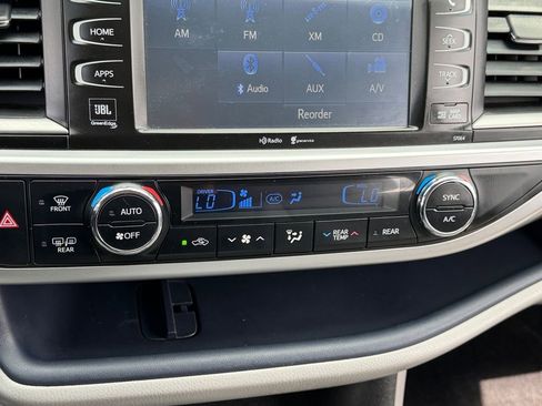 Used 2015 Toyota Highlander Limited AWD/4WD image 23