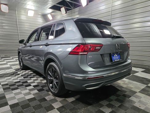 Used 2024 Volkswagen Tiguan SE w/ Panoramic Sunroof Package image 7
