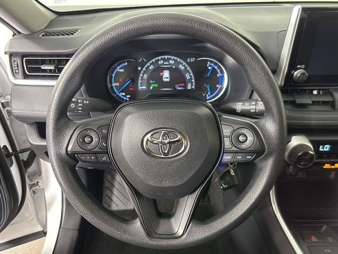 Used 2025 Toyota RAV4 LE AWD/4WD image 30