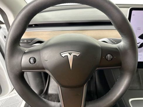 Used 2023 Tesla Model Y Long Range image 19