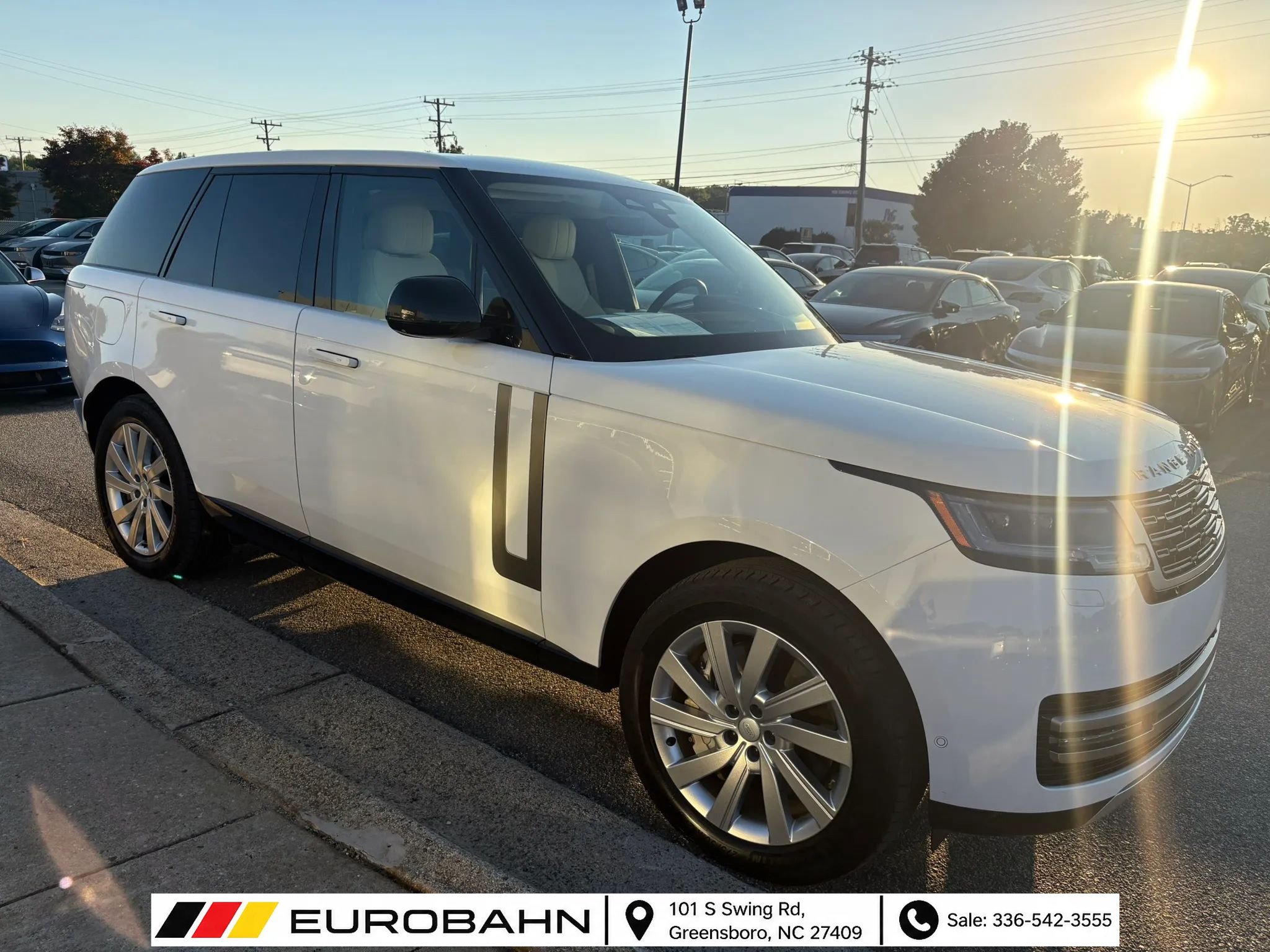 Used 2025 Land Rover Range Rover SE AWD/4WD image 32