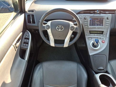 Used 2014 Toyota Prius Four FWD image 11
