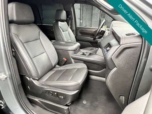 Used 2022 Chevrolet Suburban Z71 w/ Z71 Off-Road Package AWD/4WD image 8