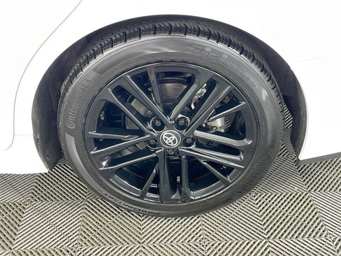 Used 2025 Toyota Camry SE w/ Multimedia Upgrade Package image 34