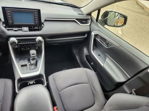 Used 2019 Toyota RAV4 LE w/ Carpet Mat Package image 14