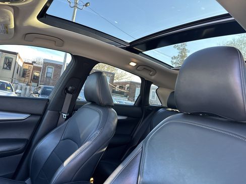 Used 2019 INFINITI QX50 Essential w/ Premium Heat Package image 9