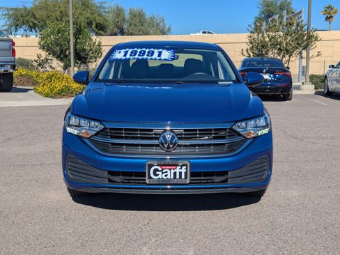 Used 2024 Volkswagen Jetta SE image 9