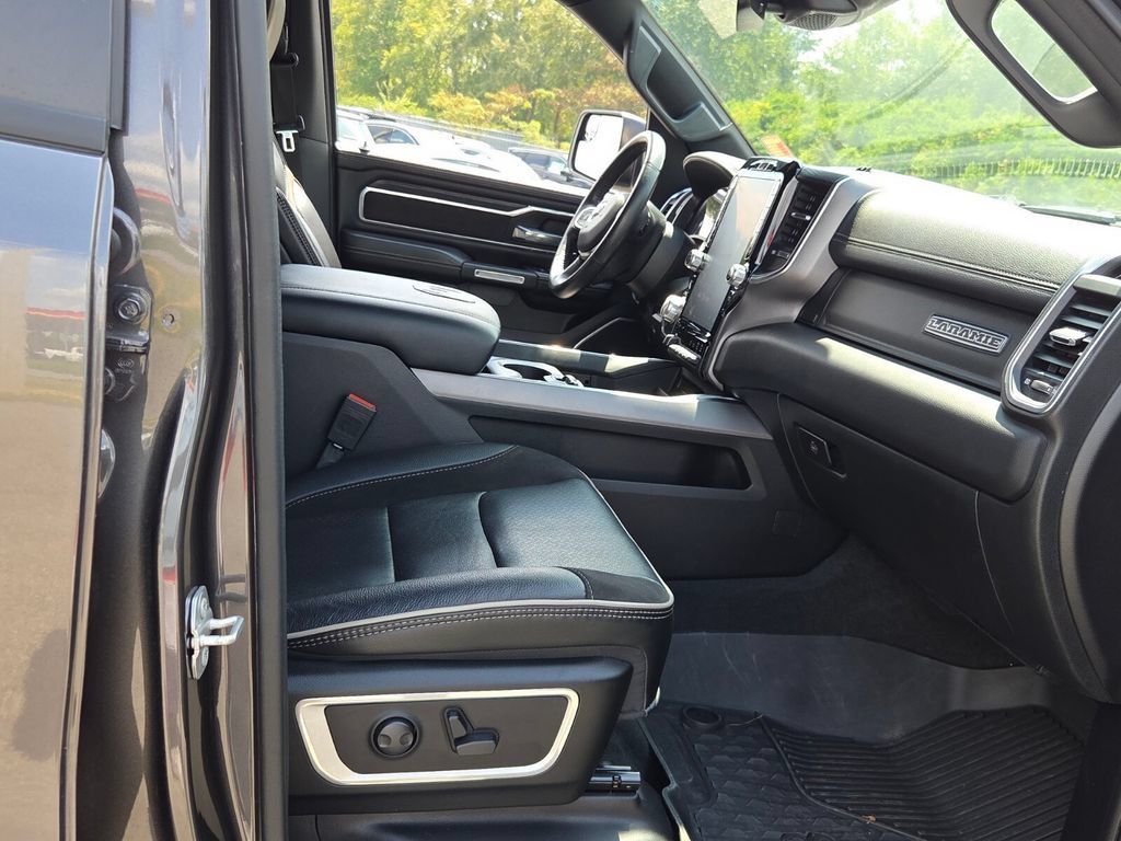 Used 2023 RAM 1500 Laramie AWD/4WD image 15