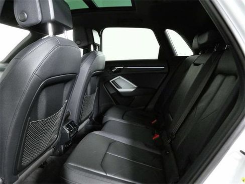 Used 2021 Audi Q3 2.0T Premium Plus image 14