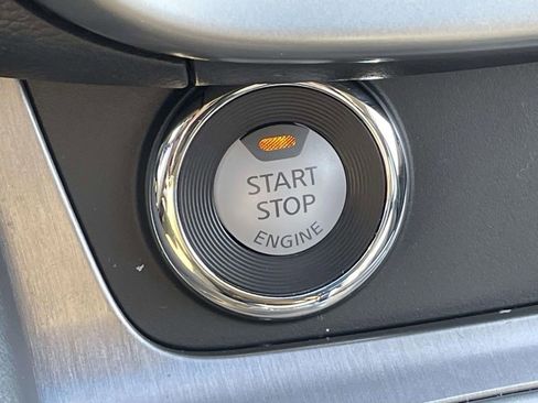 Used 2024 Nissan Murano SV image 29