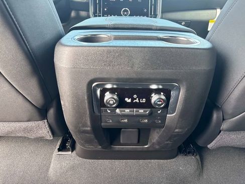 New 2026 GMC Yukon XL AT4 w/ AT4 Premium Plus Package AWD/4WD image 18