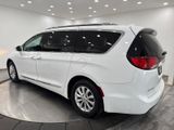 Used 2018 Chrysler Pacifica Touring-L image 5