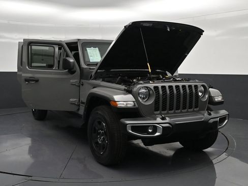 Used 2022 Jeep Gladiator Sport AWD/4WD image 33